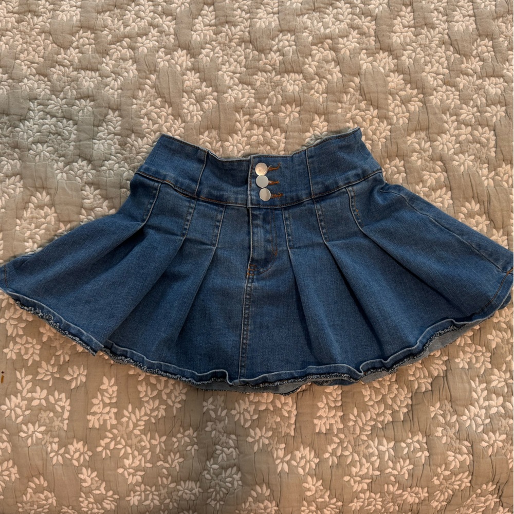 Fashion nova pleated mini skirt